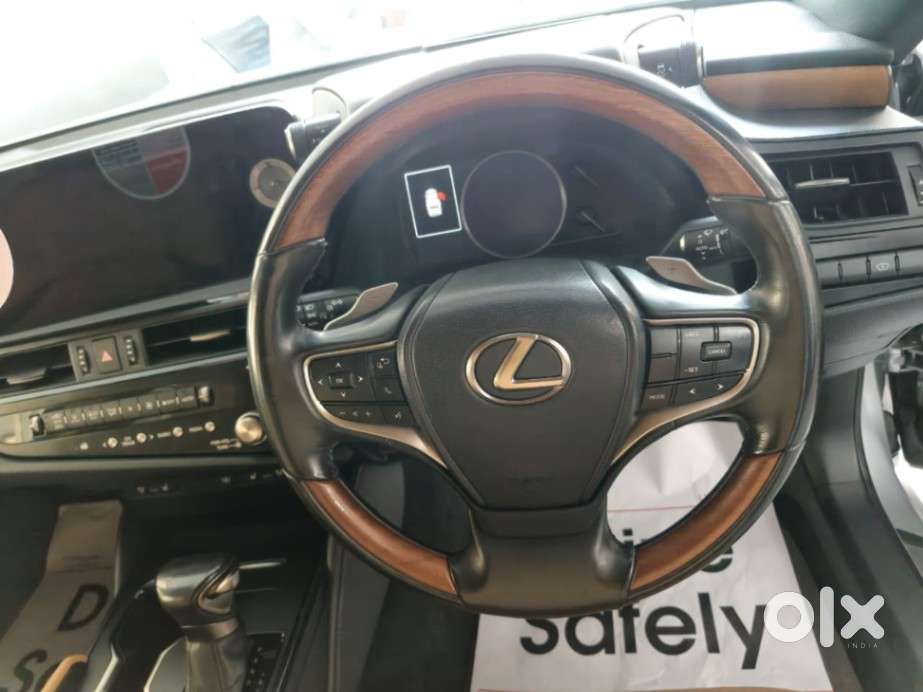 Lexus Es 300h Luxury, 2024, Petrol