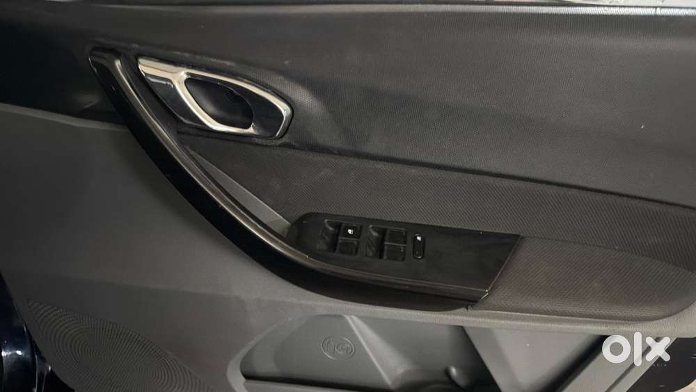 Tata Tigor Xza, 2018, Petrol