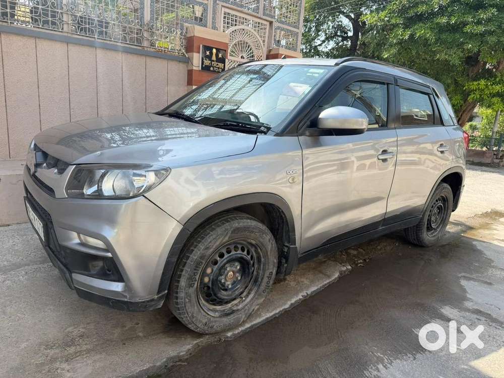 Vitara Breeza Grey Colour