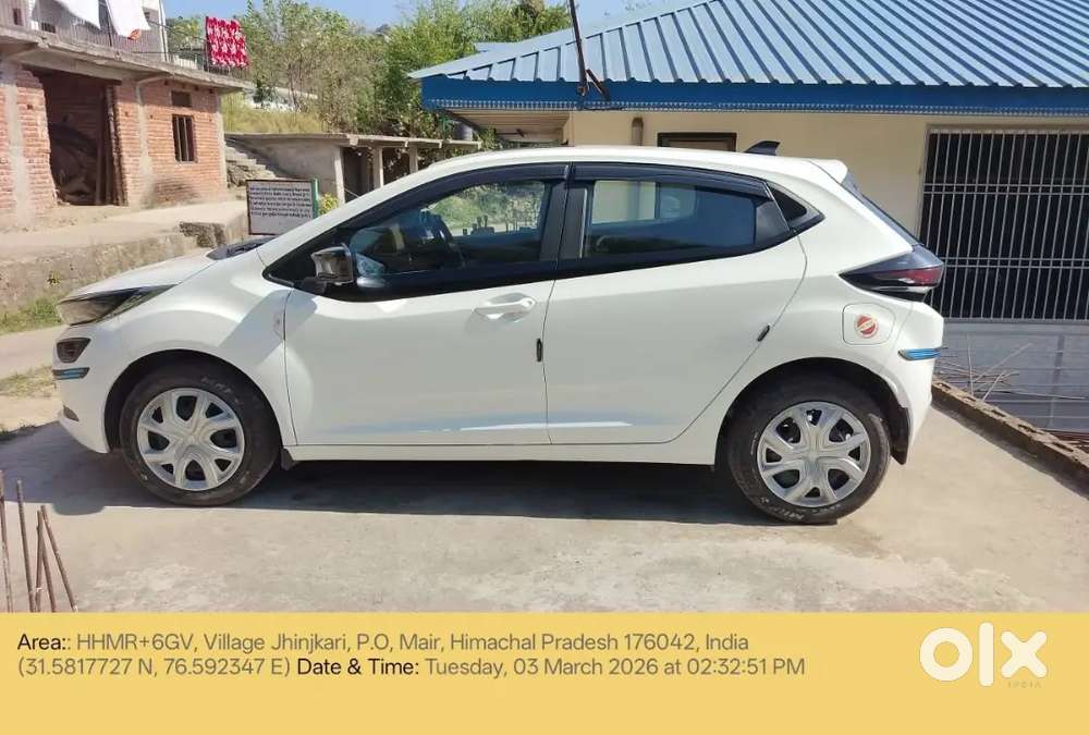 Tata Altroz 2025 Petrol  With Sunruf Well Maintained