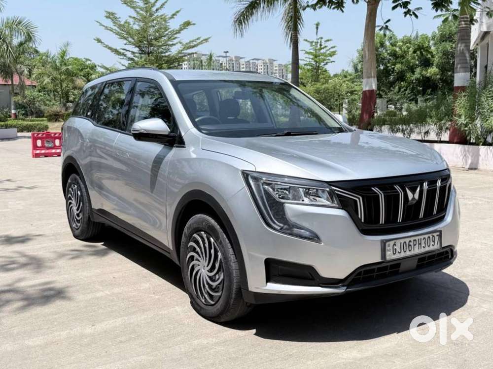 Mahindra Xuv700 Mx Petrol Mt 5 Str (e), 2022, Petrol
