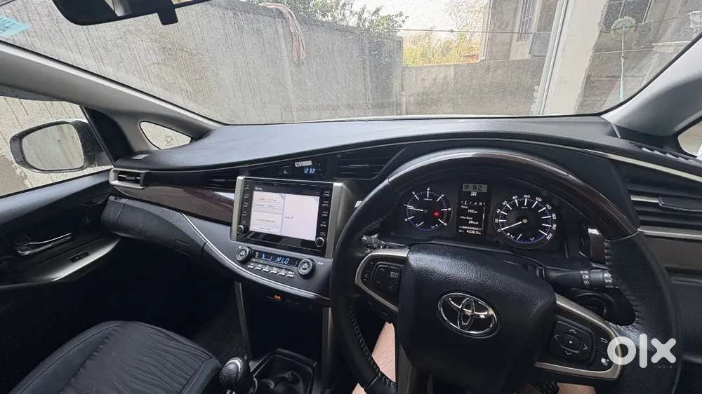 Toyota Innova Crysta 2.4v 2023