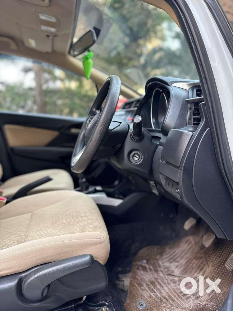 Honda Jazz 1.2 I-vtec – Best For Long Drives & City Driving