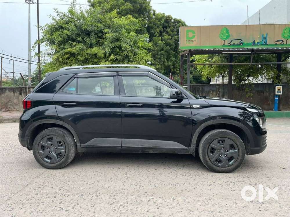 Hyundai Venue 1.2 S Plus, 2023, Petrol