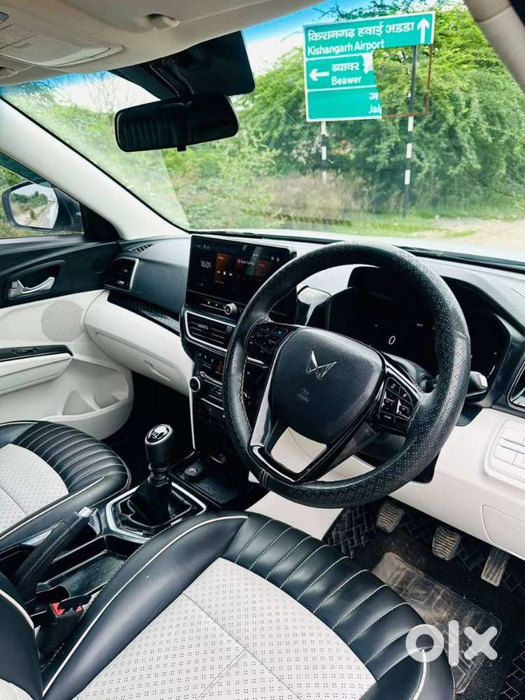 Mahindra Xuv 3xo Ax5 Pm Mt, 2025, Petrol
