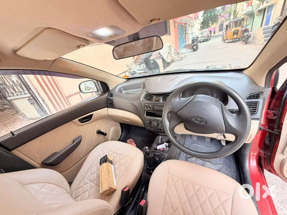 Hyundai Eon Dlite+ Red