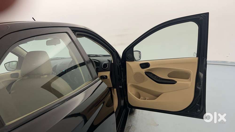 Ford Figo Aspire Titanium, 2016, Petrol