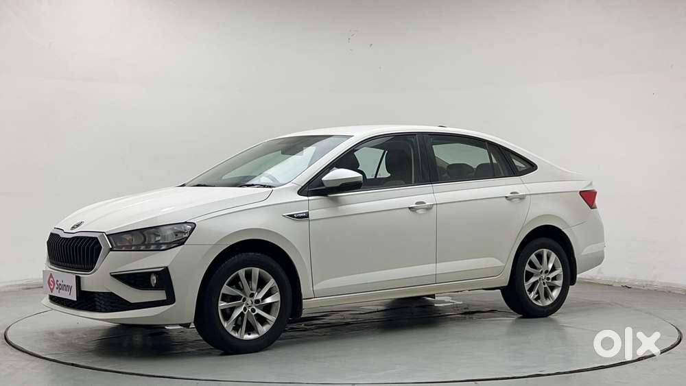 Skoda Slavia Ambition 1.0l Tsi At, 2022, Petrol