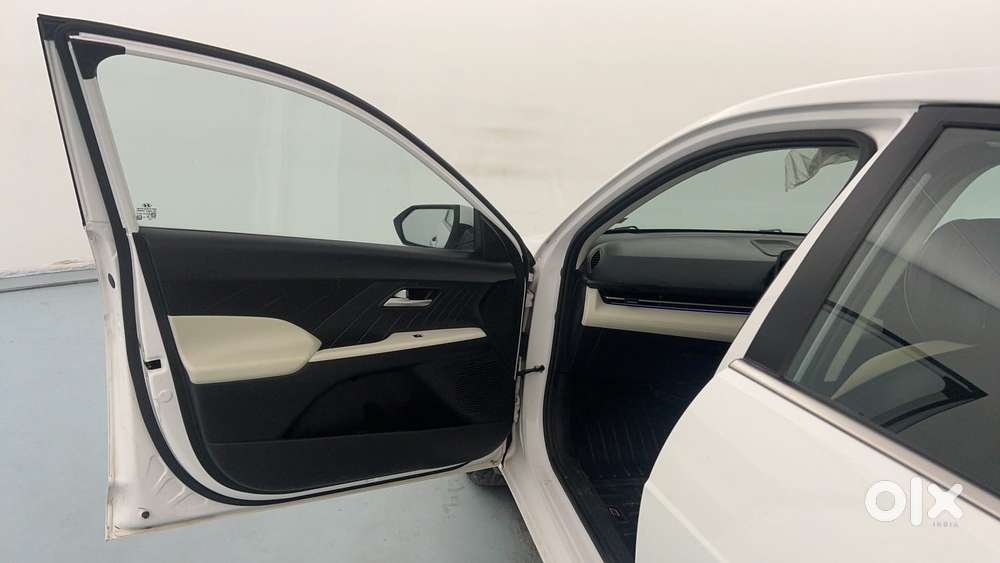 Hyundai Verna 1.5 Sx Petrol Mt, 2024, Petrol