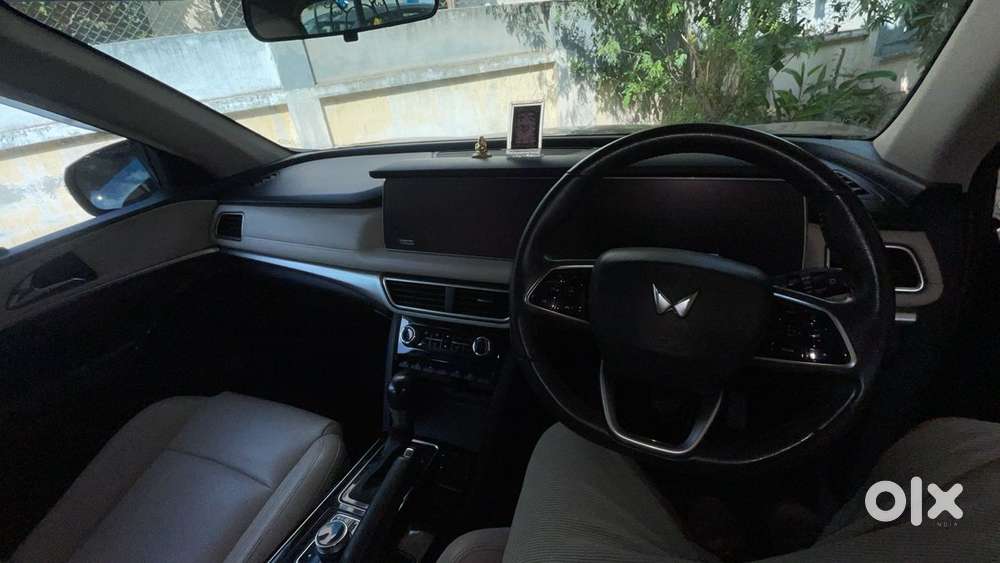Mahindra Xuv700 Petrol 2025