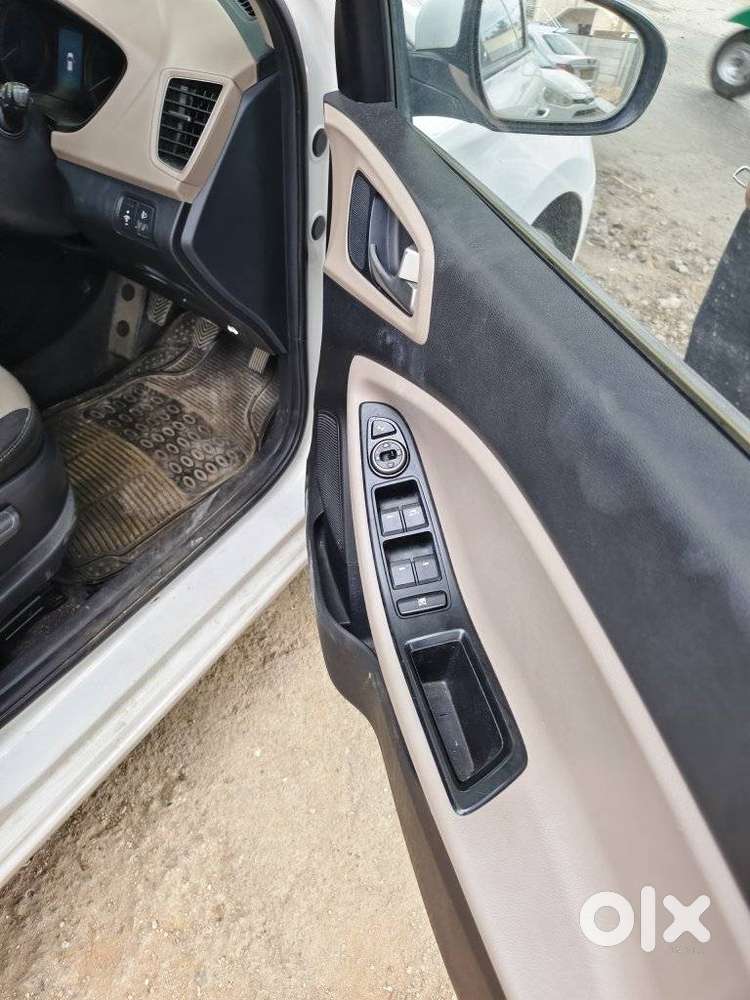 Hyundai I20 Asta Option, 2015, Petrol