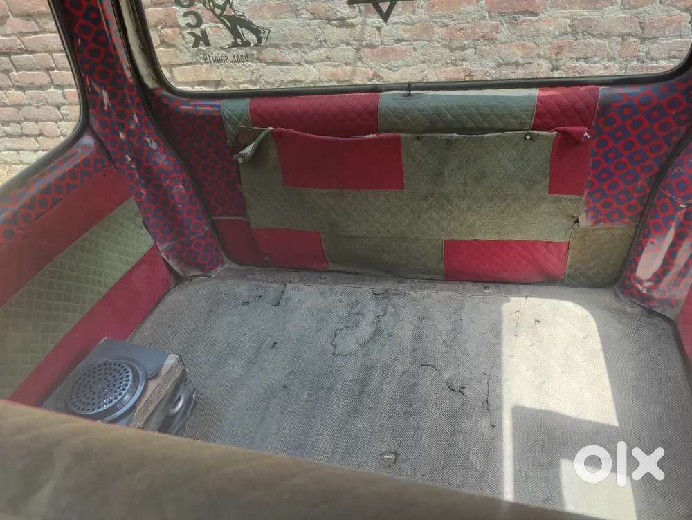 Ecco गाड़ी है 2010 मॉडल,, गाड़ी चालू कंडीशन में है,, एलपीजी चालू है,