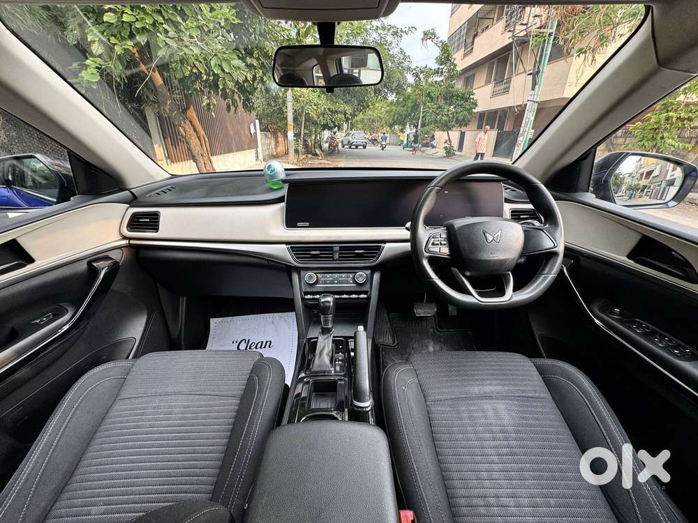 Mahindra Xuv700 2.2 Ax 5 Diesel At Str, 2022, Diesel