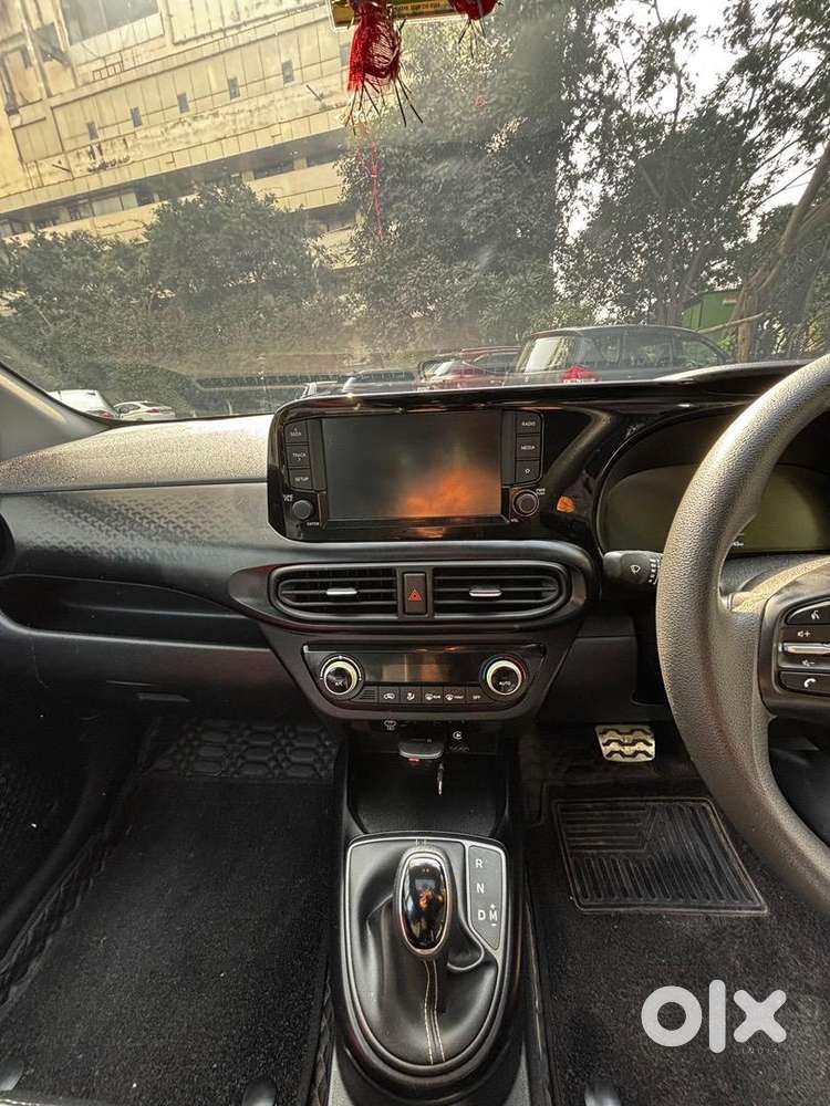 Hyundai Exter Amt Dual Tone White Sunroof  8500 Kms  Less Than 1 Yr