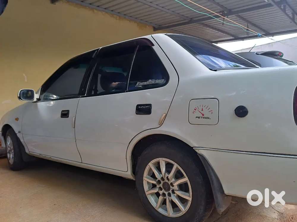Esteem Maruti Suzuki 2000 Lpg Variant