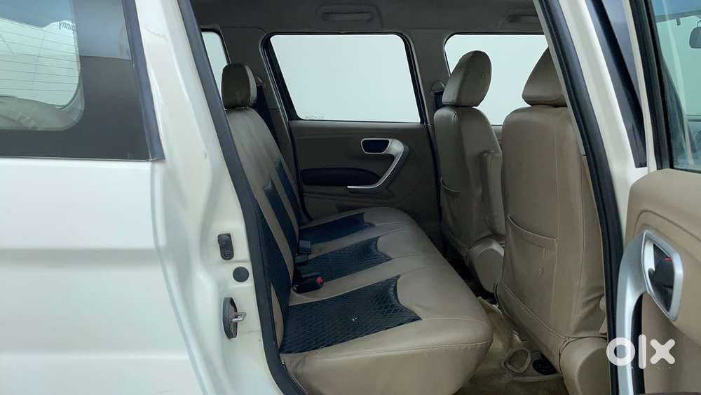 Mahindra Tuv 300 T8, 2015, Diesel