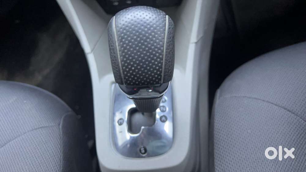 Tata Tiago Xza, 2017, Petrol