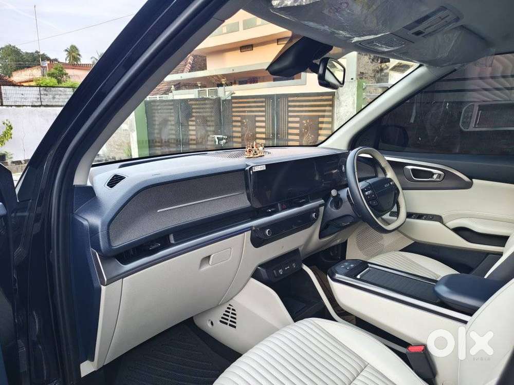 Kia Carens Clavis Ev, 2025, Electric