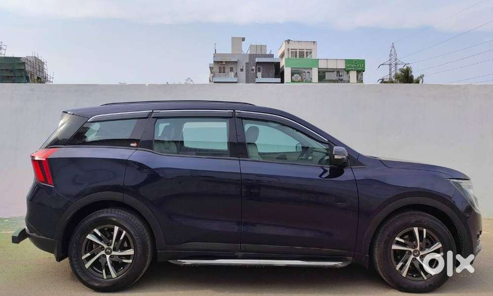 Mahindra Xuv700 2.0 Ax 7 Petrol Mt Str, 2022, Petrol