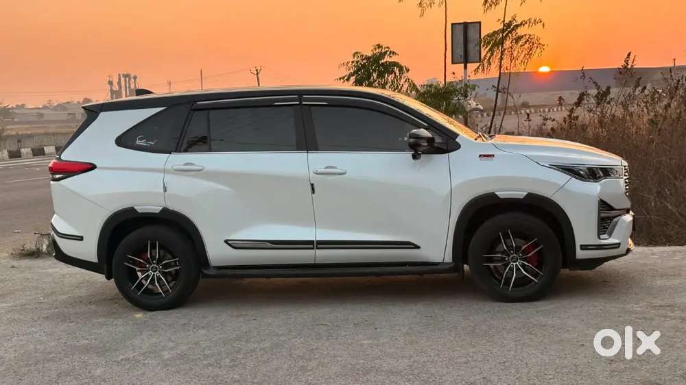 Toyota Innova Hycross 2.0 Gx 7 Str  2023 Model