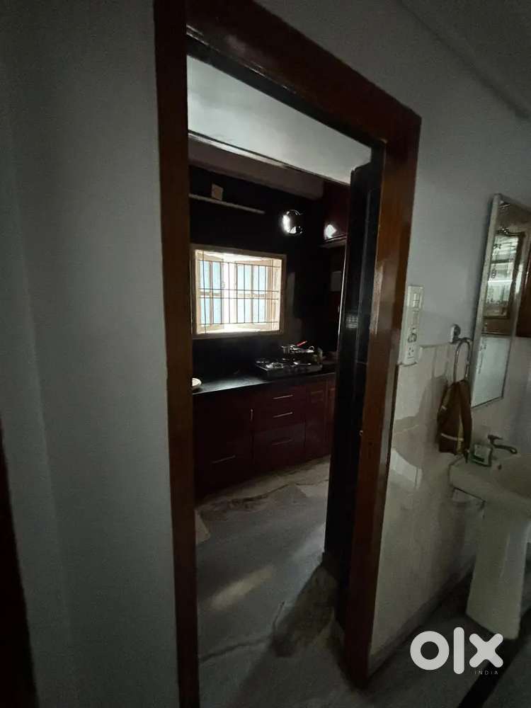 3 bhk East Facing Semi Furnished