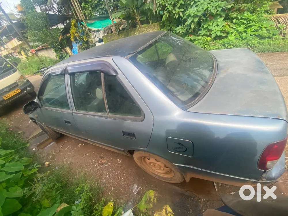 Maruti Suzuki Esteem 2000 Lxi
