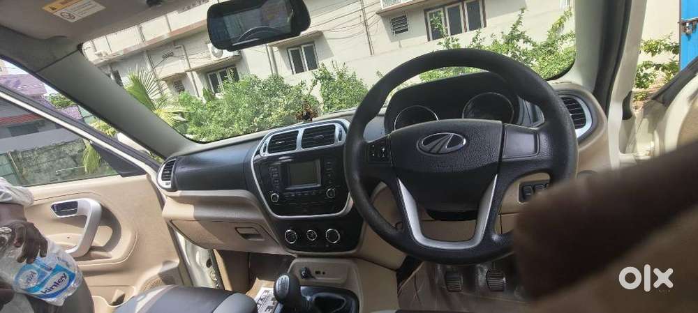 Mahindra Tuv 300 T10, 2016, Diesel