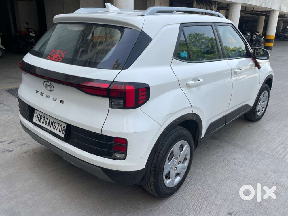 Hyundai Venue 2022 Petrol Well Maintained