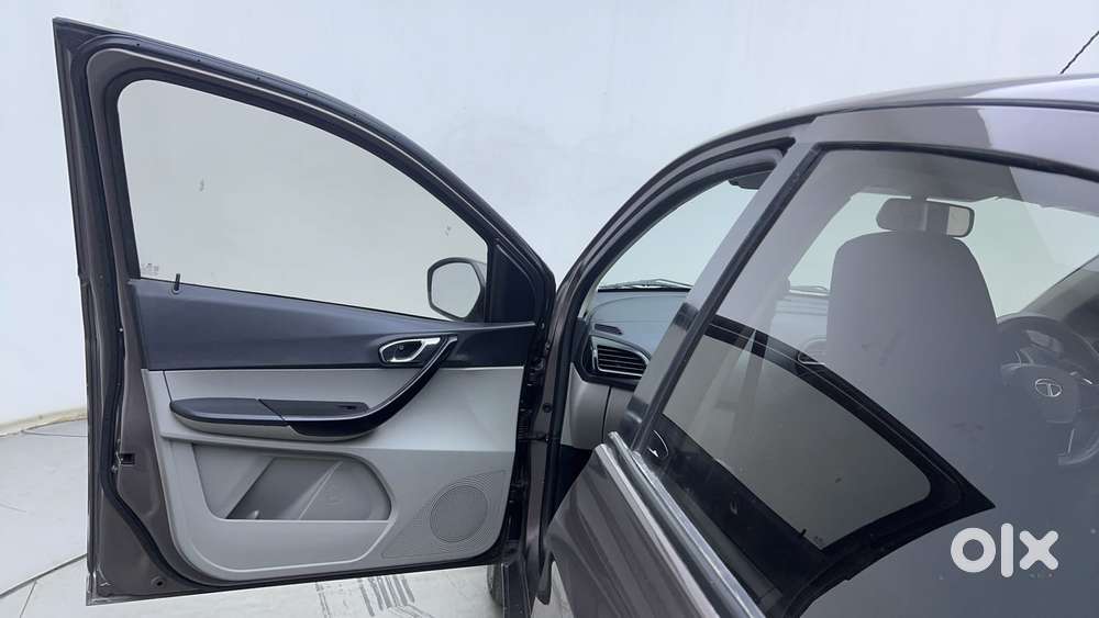 Tata Tiago Xza, 2018, Petrol