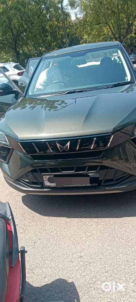 Mahindra Xuv 3xo 2025 Petrol Well Maintained