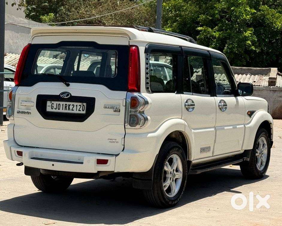 Mahindra Scorpio S10, 2015, Diesel