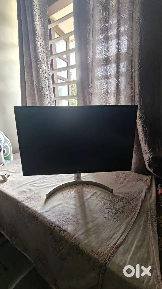 Panel complaint 43inch Nokia TV and 24 inch LG IPS monitor