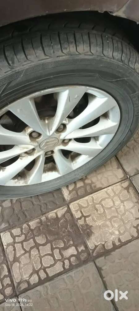 Maruti Ertiga Ddis Diesel Mh01 Mumbai - 7 Seater 90000 Km