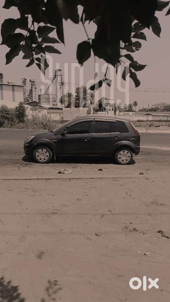 Ford Figo Diesel Zxi 2011 Car