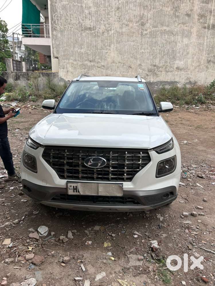 Hyundai Venue 2019 Top Model- Automatic – Excellent Conditi