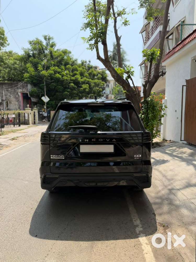 Toyota Innova Hycross 2.0 Zx Hybrid 7 Str, 2025, Petrol