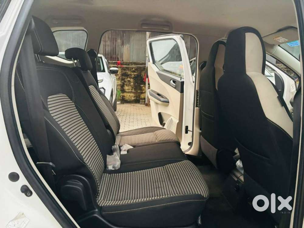 Renault Triber 1.0 Rxz Dual Tone, 2023, Petrol