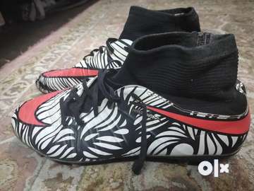 Nike hypervenom cheap phelon ic price