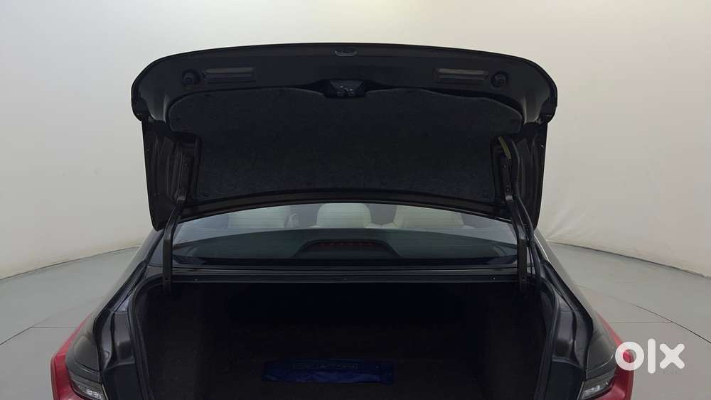 Honda City 1.5 V Mt, 2023, Petrol
