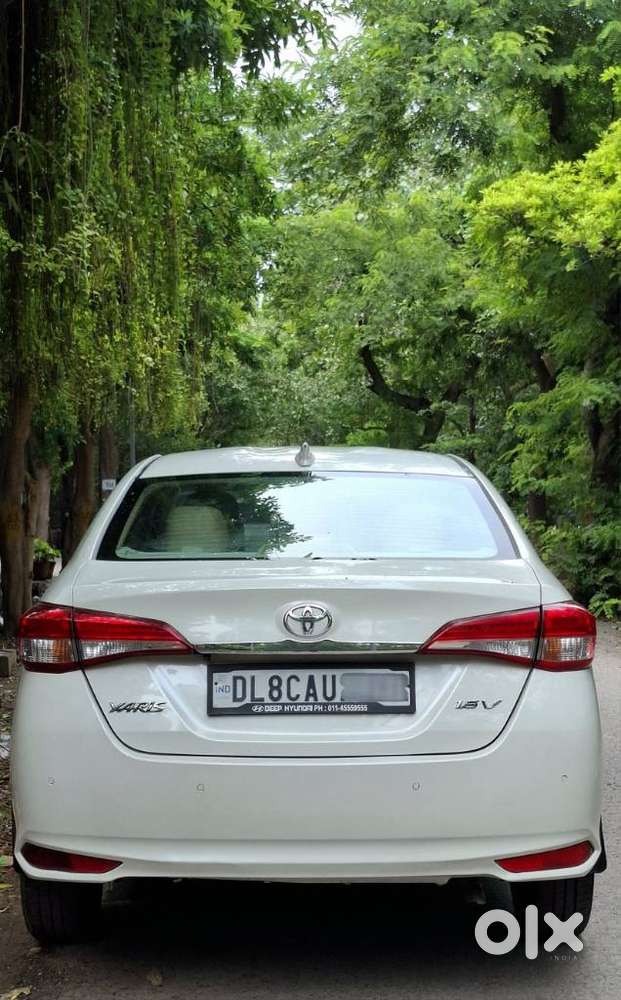 Toyota Yaris V Cvt, 2018, Petrol
