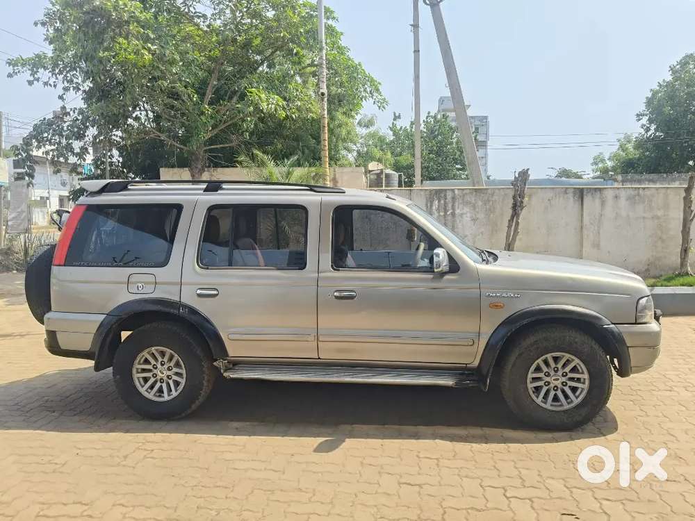Ford Endeavour 2004