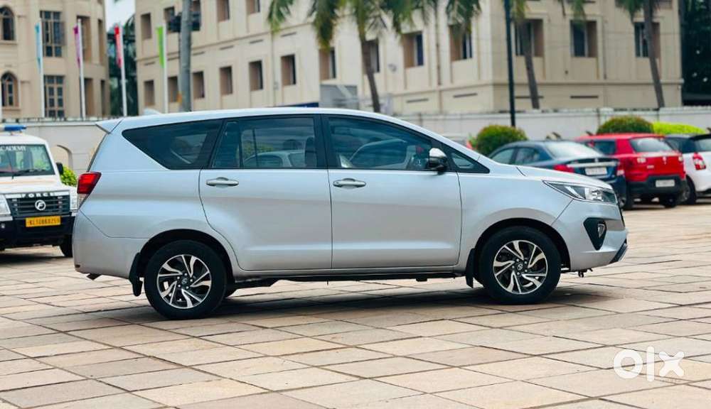 Toyota Innova Crysta 2.4 G Mt 7 Str, 2022, Diesel