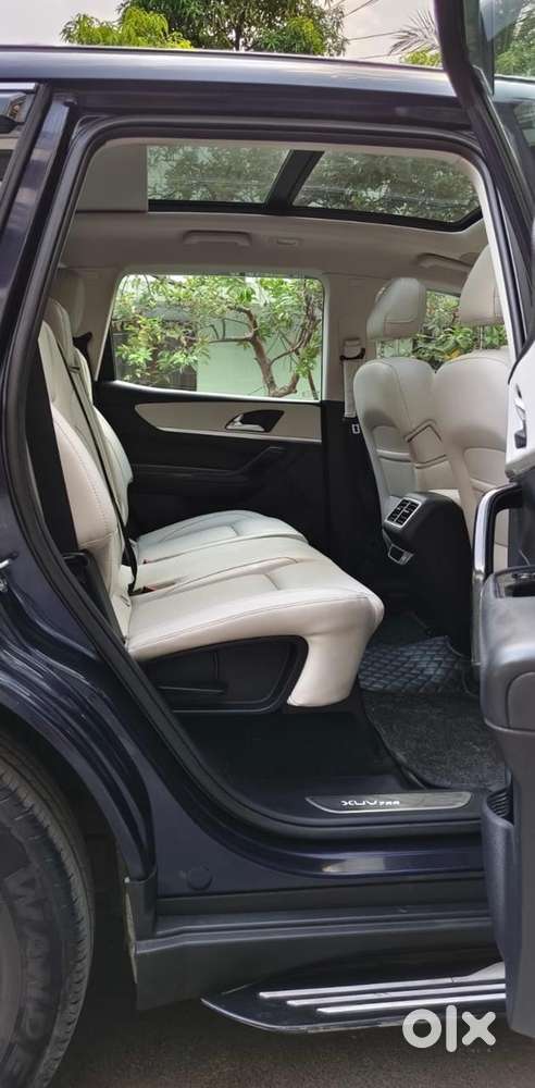 Mahindra Xuv700 2.0 Ax 7 Petrol At Luxury Pack Str, 2023, Petrol