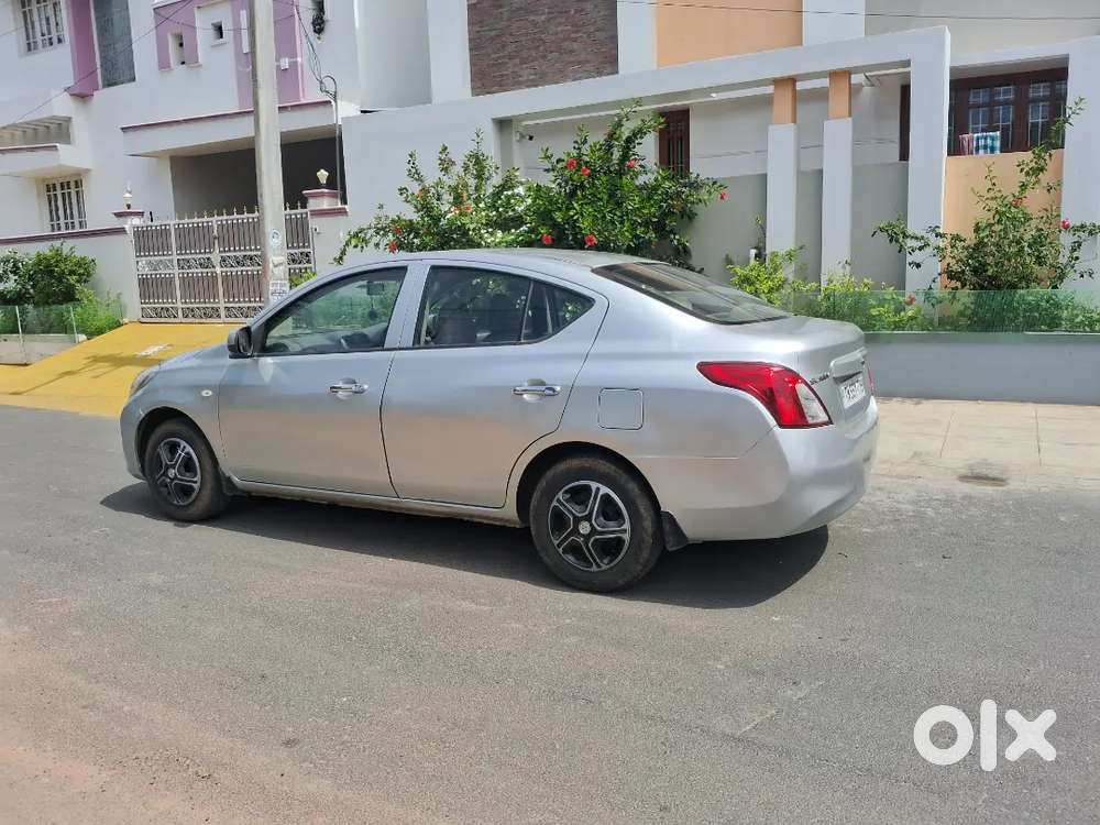 Nissan Sunny 2011 Car
