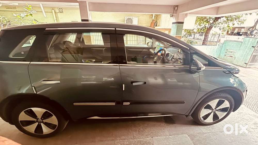Mg Windsor Ev Essence 2025