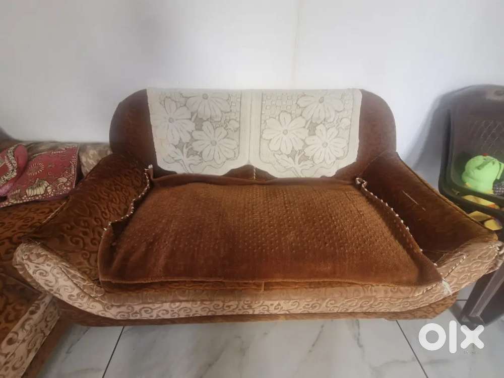 5 seated sofa