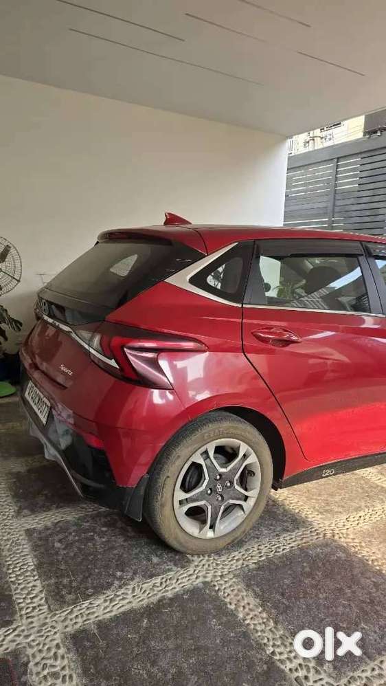 Hyundai I20 Ivt (automatic) – Excellent Condition