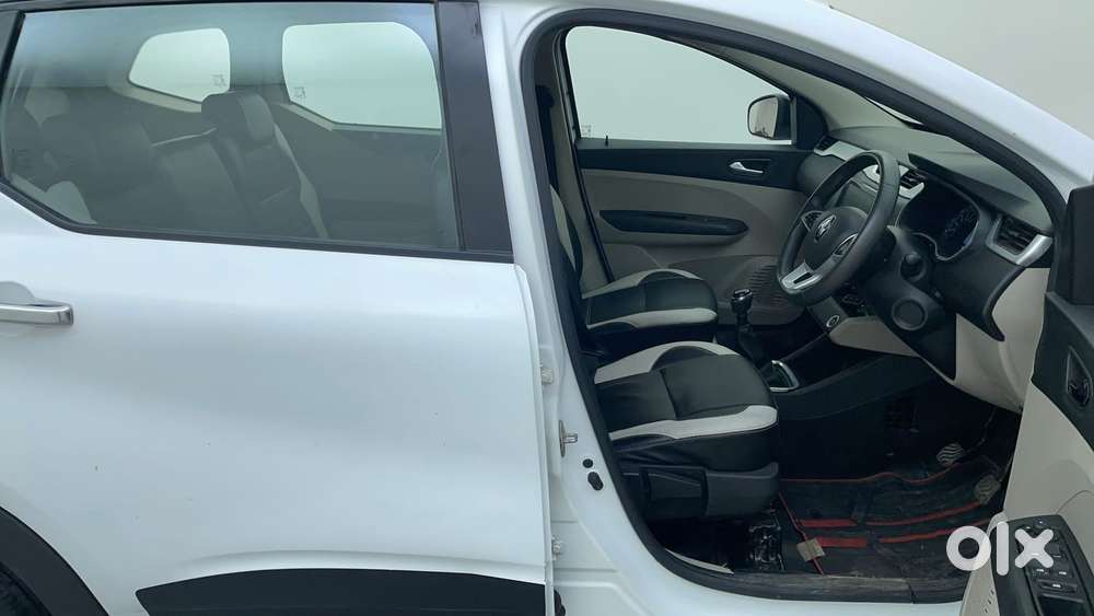 Renault Triber Rxz, 2022, Petrol