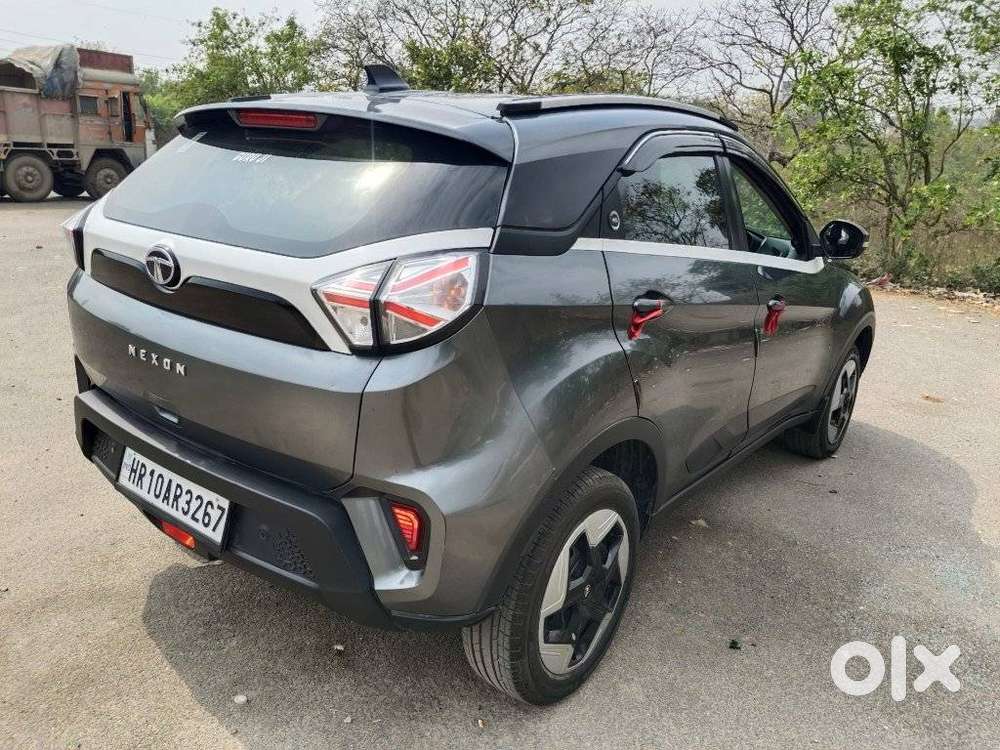 Tata Nexon, 2023, Petrol