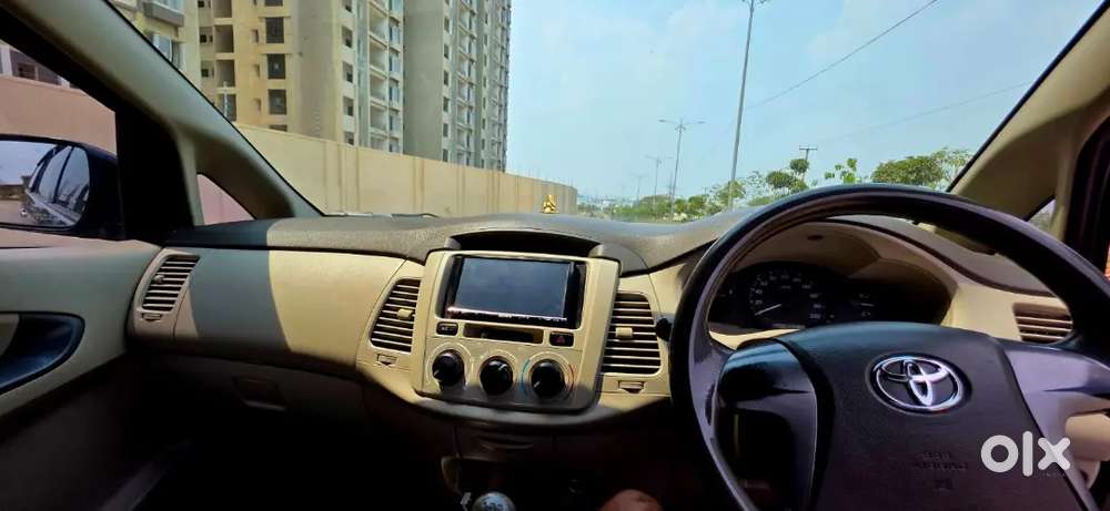 Toyota Innova 2012